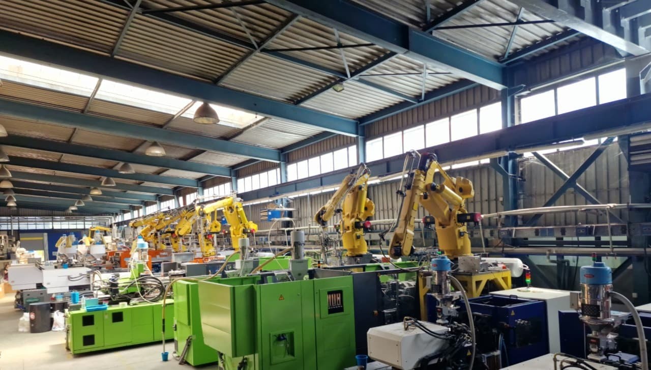 Robotic manufacturing equipment in the Dema Stil factory